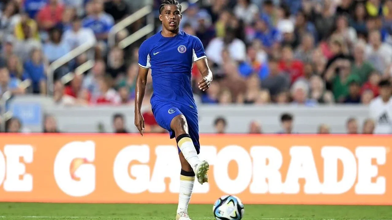 Chelsea acerta empréstimo do volante Andrey Santos ao francês Strasbourg
