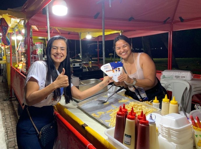 Prefeitura distribui pulseirinhas de identificação para crianças no primeiro dia do São João Massayó