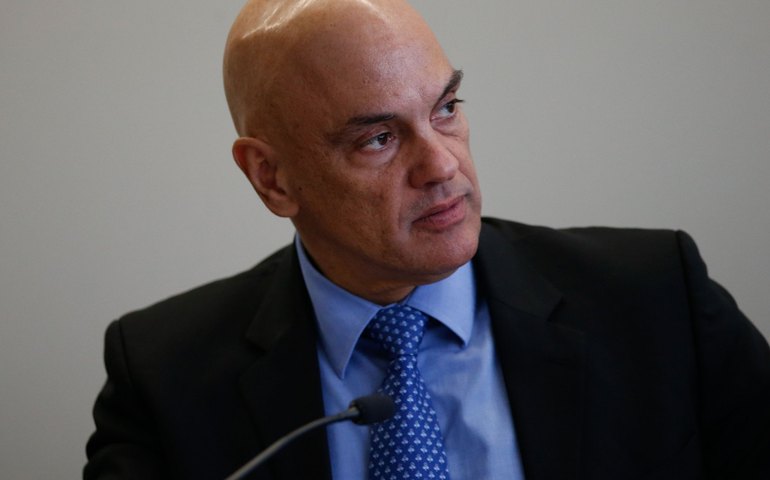 Alexandre de Moraes converte em preventiva prisão de 140 por atos golpistas