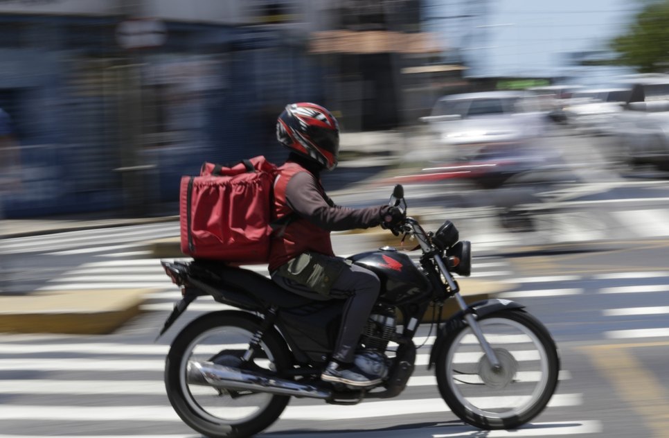 1643213925_188_motoboy-agencia-brasil-800x512-696x445 / Foto: Foto: Tatiana Fortes