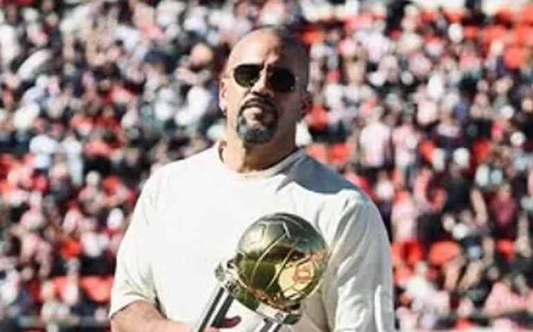 Verón alerta para crise estrutural e financeira no futebol argentino