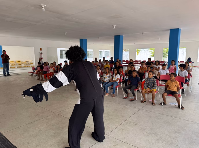 Agentes de Combate às Endemias orientam estudantes de Penedo contra a dengue