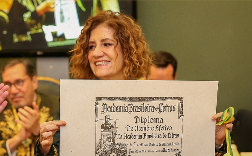 Imagem feita por IA mostra Machado de Assis dando boas-vindas a Miriam Leitão na ABL