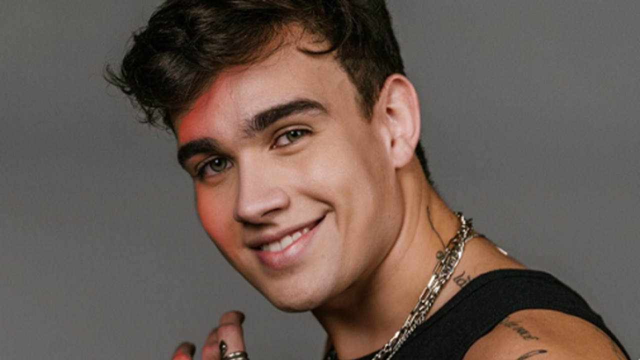 Aposta da Som Livre, Rafa Almeida sobe álbum “Impacto”