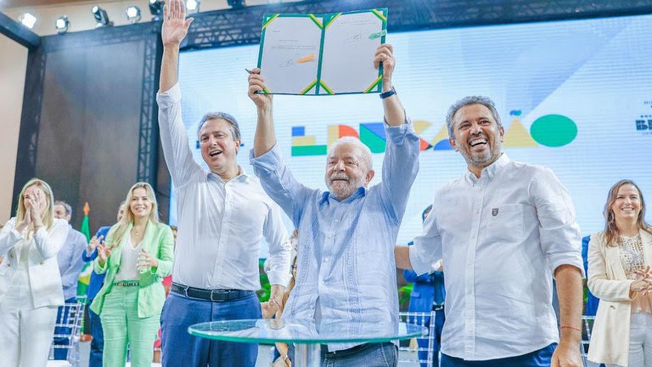No Ceará, presidente lança programa para ampliar um milhão de vagas no ensino integral