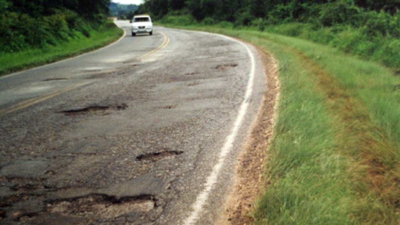 Rodovias inseguras e em mau estado de conservação exigem cuidado no feriado de Páscoa