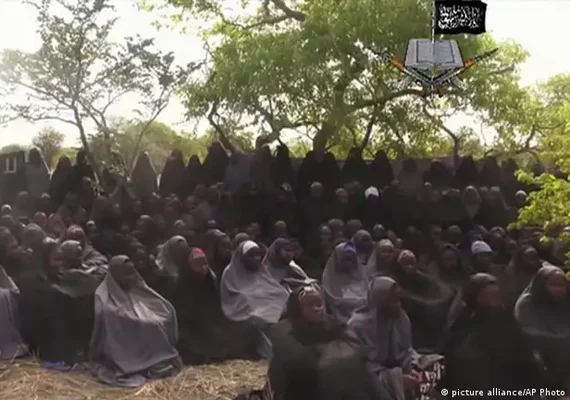 Sequestro de mais 200 estudantes nigerianas pelo Boko Haram completa uma década neste domingo