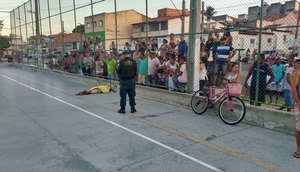 Jovem é morto a tiros enquanto jogava bola em praça do bairro 18 do Forte   / Foto: 0000000