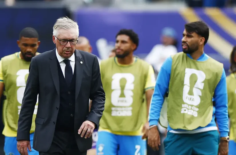 Ancelotti lamenta eliminação e já projeta novo ciclo: 'Não é o fim'