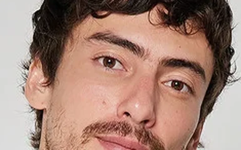 Gabz e Jaffar Bambirra posam juntos pela primeira vez e revelam casal famoso que serviu de cupido