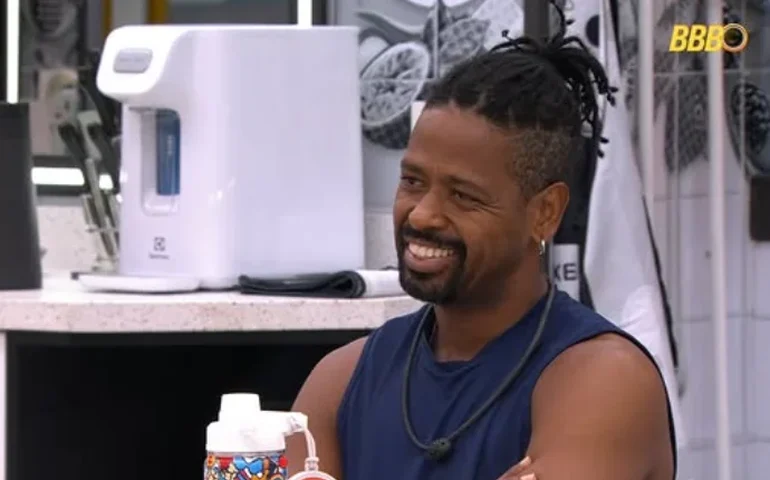 BBB: Após Leandro ser chamado de 'analfabeto', esposa explica alfabetização tardia do brother