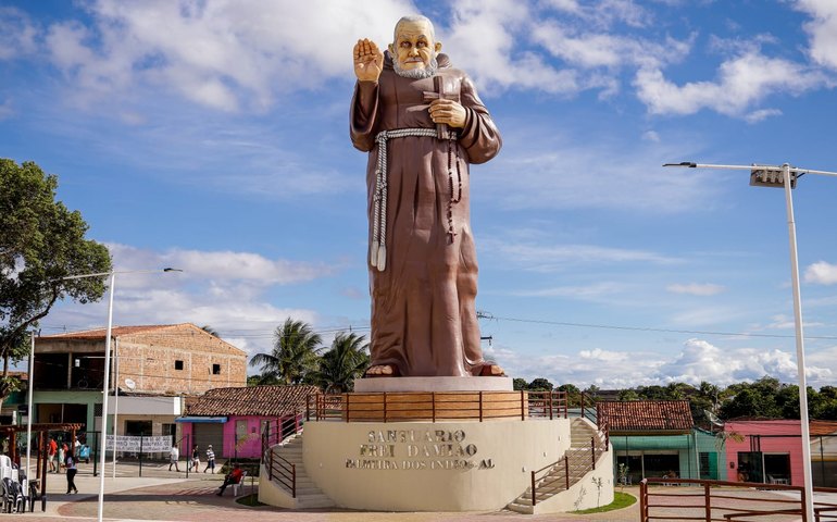 Romaria de Frei Damião no dia 30 no Distrito de Canafístula terá show do Padre João Carlos