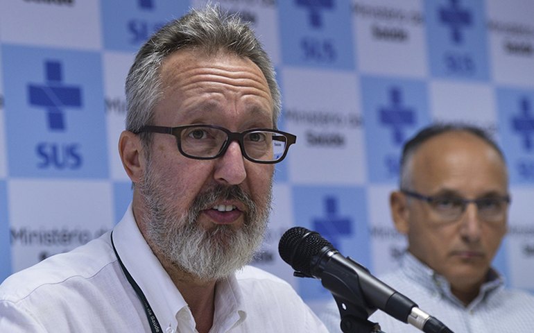 Governador assina ordem de serviço de reforma na orla e inaugura primeiro ginásio coberto da Barra de São Miguel