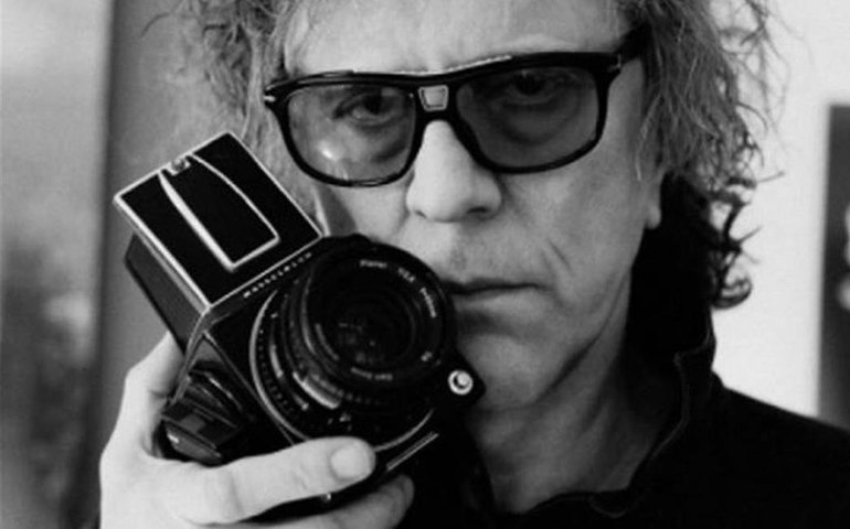 Morre Mick Rock, &#8216;o homem que fotografou os anos 70&#8217;