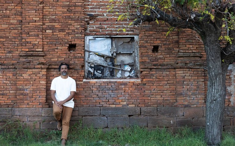 'Mormasiento': a poesia que vem da periferia fronteiriça