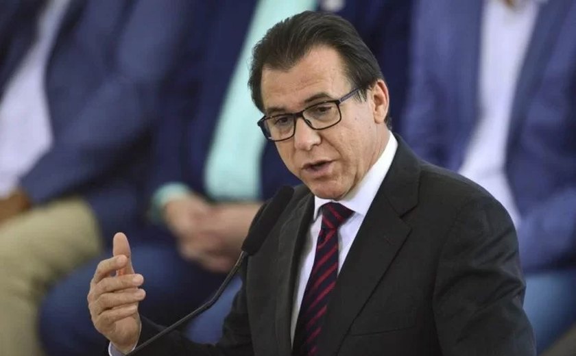 'Se a Uber for embora, problema dela', afirma ministro