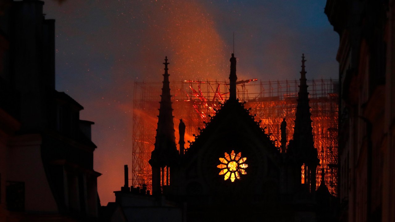 Incêndio da Notre-Dame inspira novo filme de Jean-Jacques Annaud