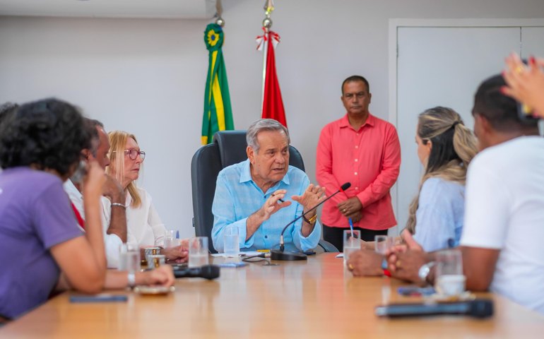 Governador em exercício recebe representantes sindicais no Palácio República dos Palmares