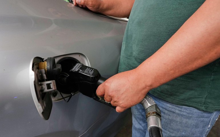 EUA devem manter preços elevados da gasolina até 2027, apontam autoridades