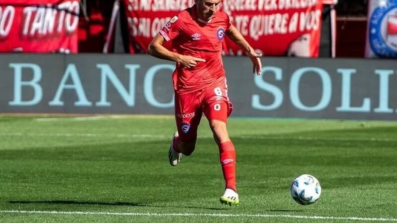 Cruzeiro confirma empréstimo do zagueiro argentino Lucas Villalba até o final de 2024