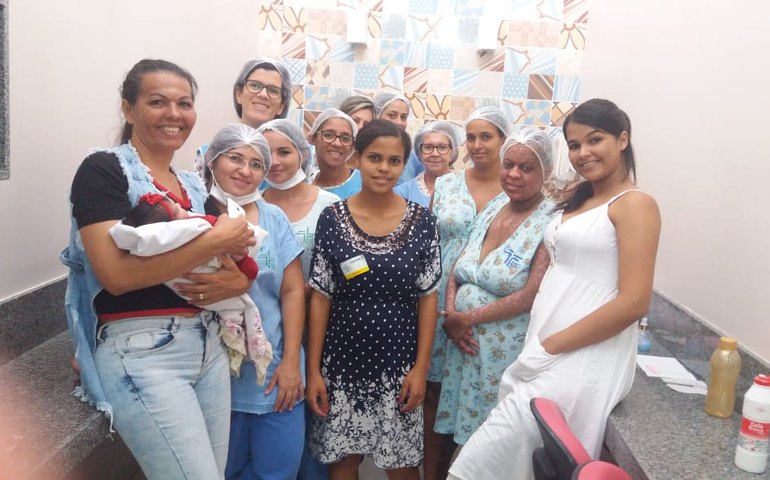 Hospital cria cartilha para incentivar o aleitamento materno