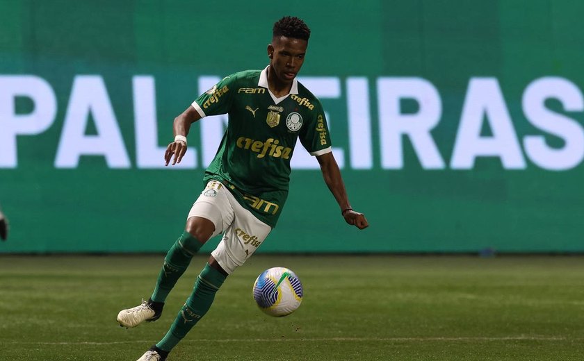 Rádio Nacional transmite Botafogo e Palmeiras às 21h30