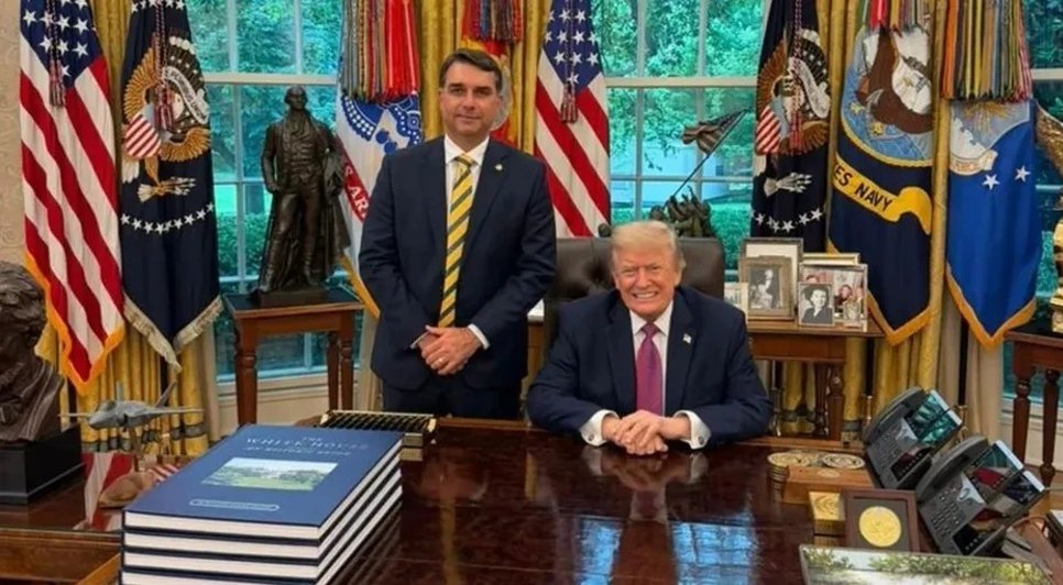 Flávio Bolsonaro e Donald Trump. / Foto: Reprodução.