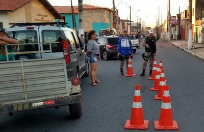 Lei Seca prende 3, flagra 9 inabilitados e faz 57 Autos de Infrações
