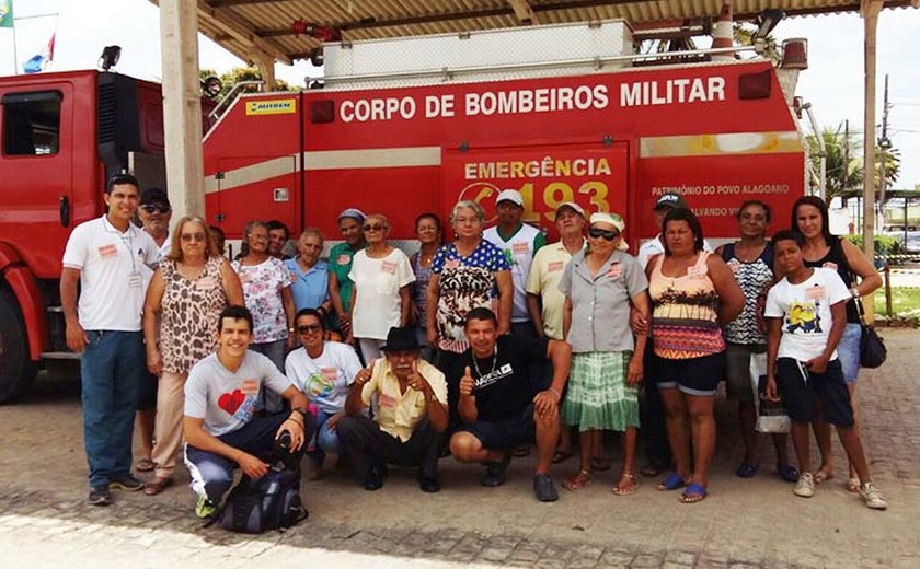 Arapiraca: Idosos recebem orientação de saúde no Corpo de Bombeiros
