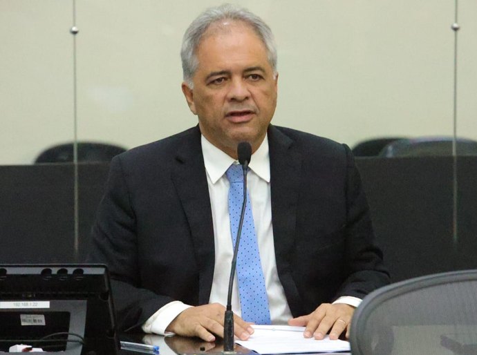 Projeto obriga acesso gratuito à internet em estabelecimentos com cardápio digital