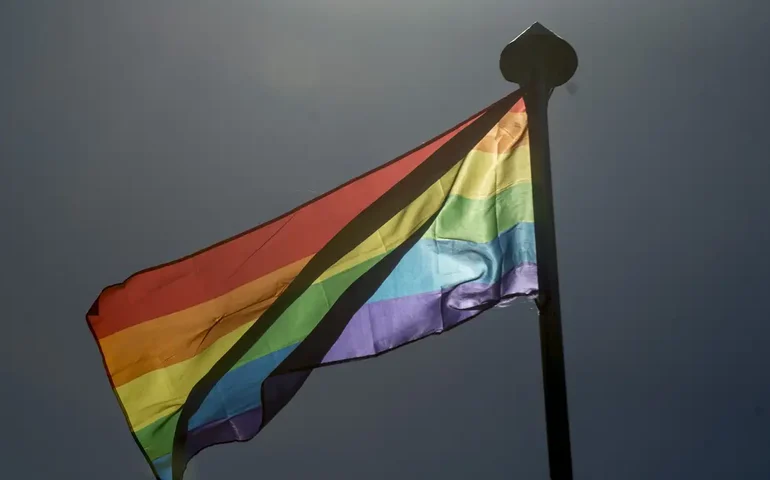 Diretor de centro médico russo é acusado de 'satanismo' por incentivar relações homossexuais