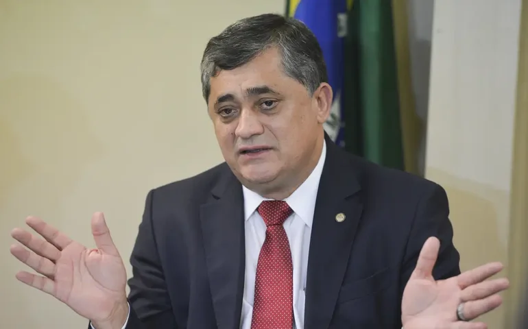 'O que me for dado como missão, cumprirei', diz Guimarães sobre ser presidente interino do PT