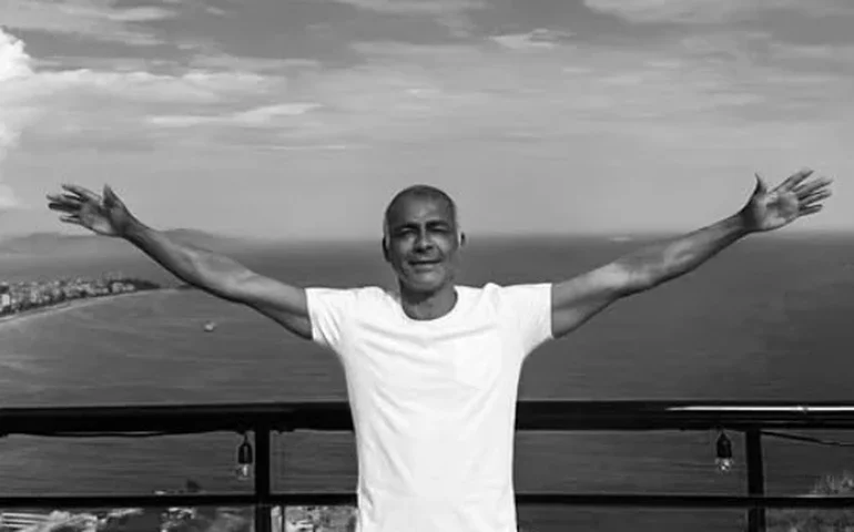 'Surpreendente e viral': jornal espanhol destaca Romário curtindo o carnaval no Rio; veja vídeo