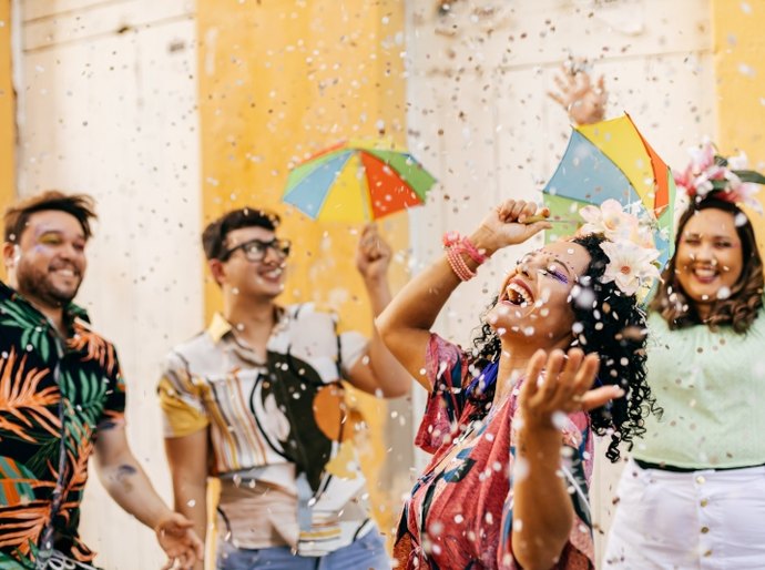 Carnaval aumenta riscos para celulares e exige atenção redobrada dos foliões