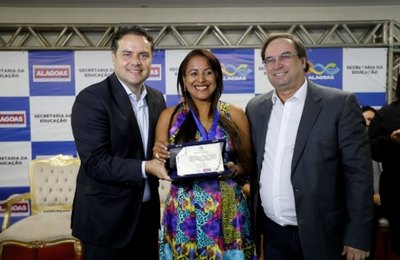 Governador destaca foco na melhora do Ideb na posse dos novos gerentes de ensino 