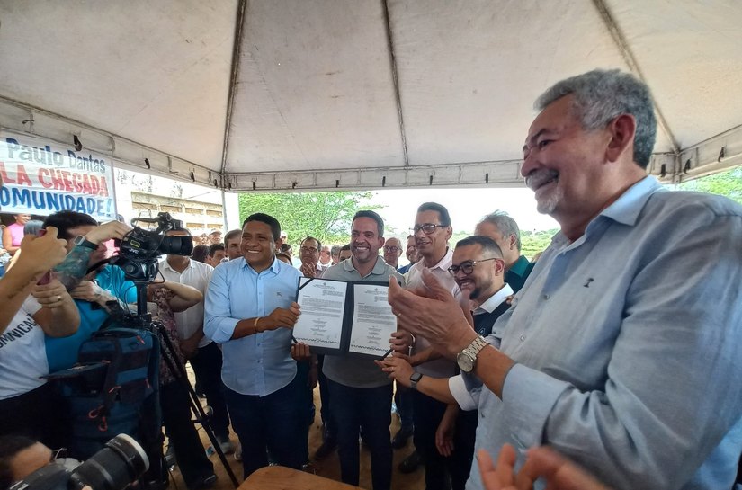 Júlio Cezar e Paulo Dantas assinam Ordem de Serviço para implantação de adutora em Palmeira
