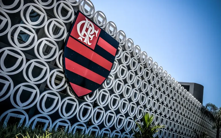 'O Flamengo é maior que o Real Madrid', diz Saúl Ñíguez sobre paixão da torcida e reta final rumo à tríplice coroa