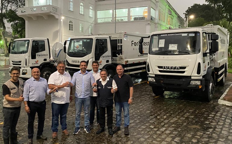 Paulo Dantas entrega veículos que vão ajudar a minimizar estragos causados pelas chuvas em São Miguel dos Campos