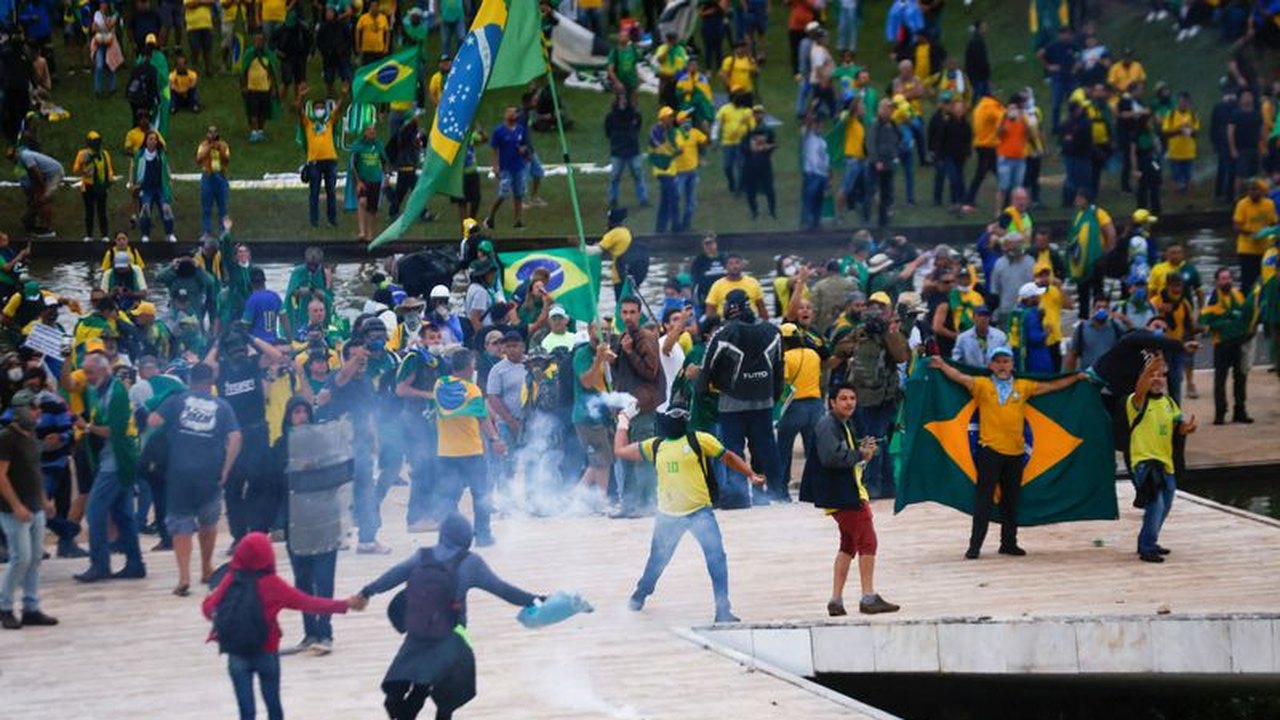 Governo quer retirar do ar em 2 horas conteúdo antidemocrático e pró-terrorismo