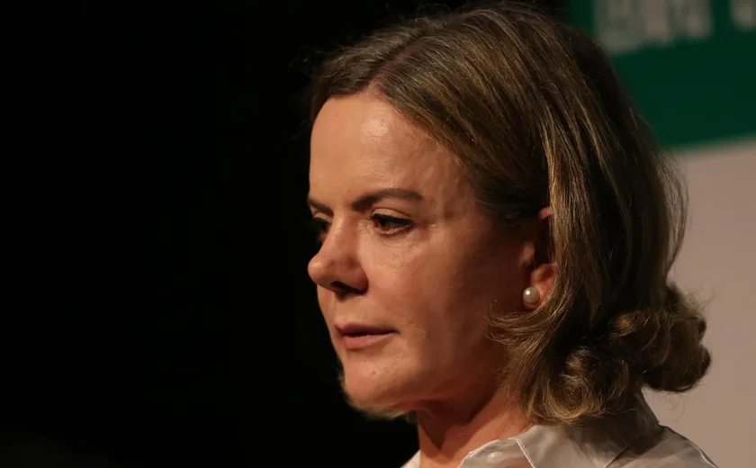 Metralhadora giratória, Gleisi Hoffmann ataca instituto de pesquisa