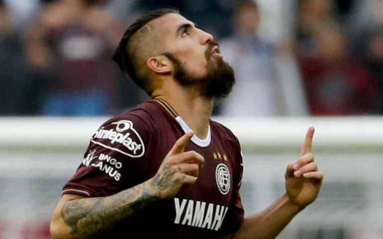 Jogador ex-Boca Juniors e Benfica ameaçou assassinar parentes da ex se ela não se matasse, diz agência