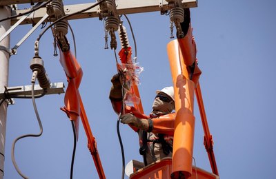 Equatorial realiza obras de modernização da rede elétrica em bairros de Maceió e reforça necessidade de adequações de empresas de telecom