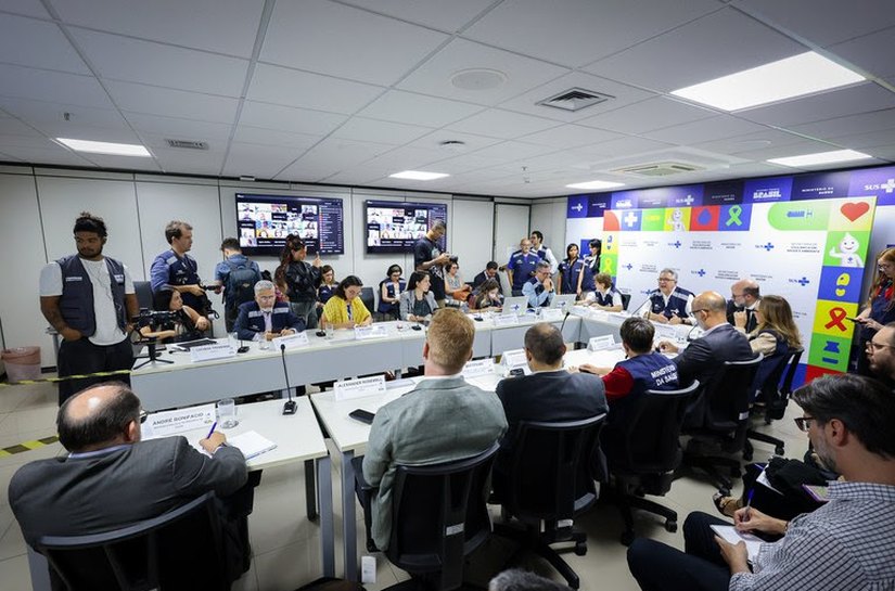 Governo do Brasil oficializa a Sala de Situação Nacional para monitorar intoxicações por metanol e amplia estoques de antídotos no SUS