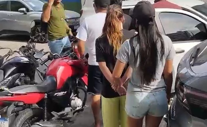 Casal foi preso em apart-hotel de luxo em Maceió e teve bens apreendidos pela polícia Casal foi preso em apart-hotel de luxo em Maceió e teve bens apreendidos pela polícia