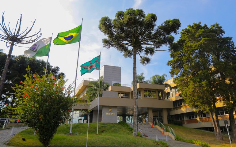 TRE do Paraná intima Moro para depor em ação que pode cassar mandato do ex-juiz da Lava Jato