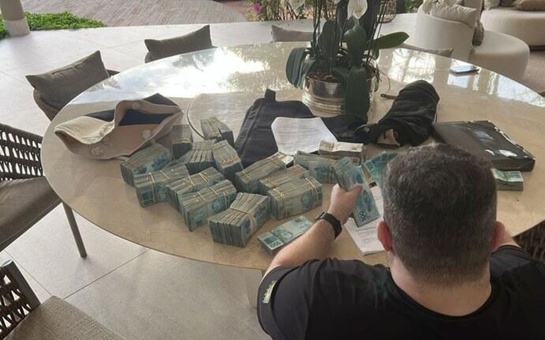 Justiça bloqueia bens de executivos e bancos após operação da PF