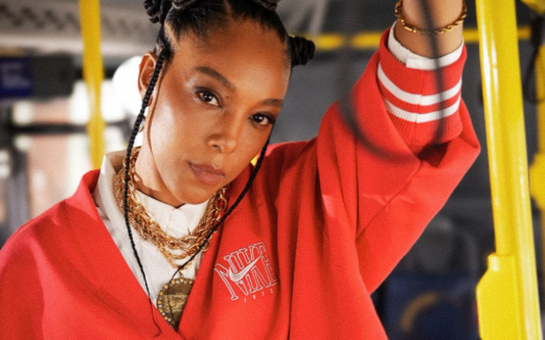 Negra Li estreia como apresentadora do The Town na TV Globo