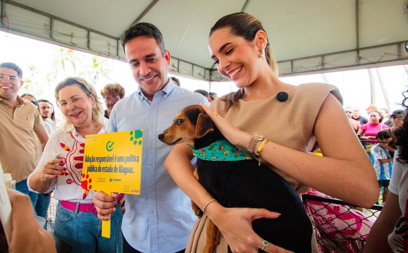 Do abandono ao novo lar: Rosinha é adotada por governador e primeira-dama em feira de acolhimento de animais
