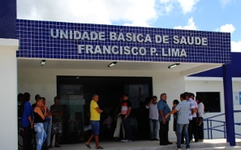 Arapiraca: Célia entrega reforma da Unidade de Saúde do bairro Itapoã