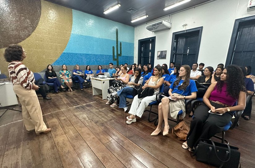 Seune recebe equipe da Receita Federal para palestra sobre as novidades do Imposto de Renda 2026